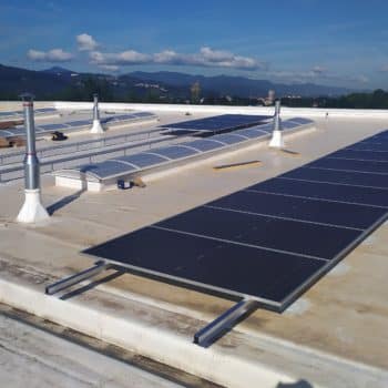 Instalación de paneles fotovoltaicos en Zamudio